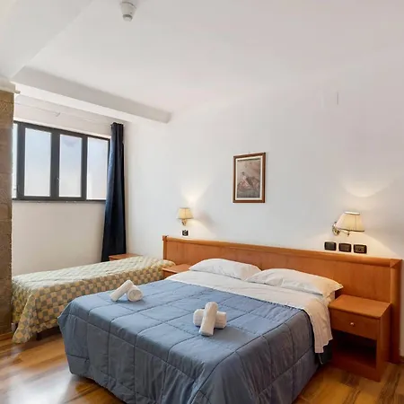 H Ruins Bed and breakfast 3*