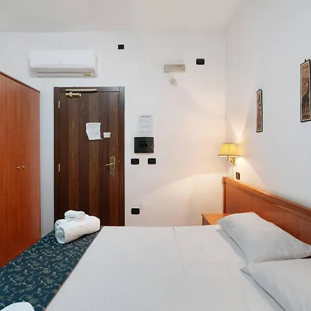 H Ruins Bed and breakfast 3*