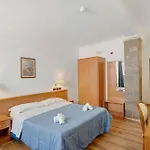 H Ruins B&B