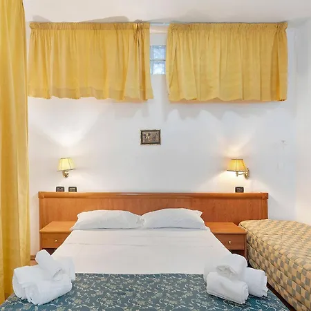 H Ruins Bed and Breakfast